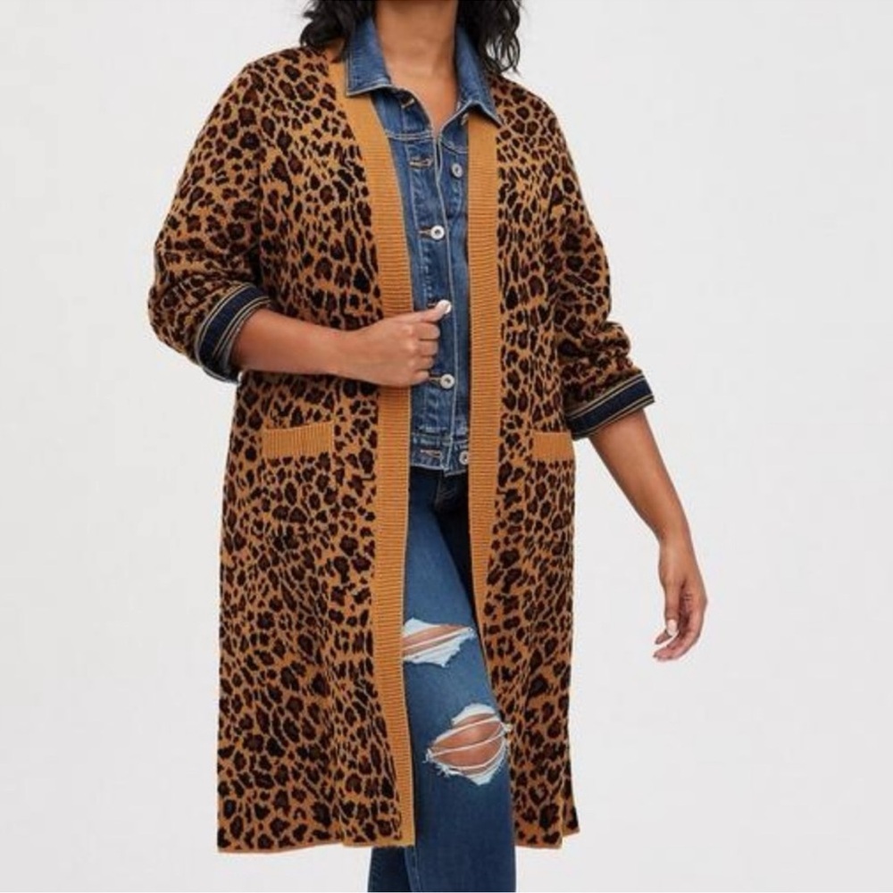 Torrid leopard print cardigan sweater duster size 5 (26/28)